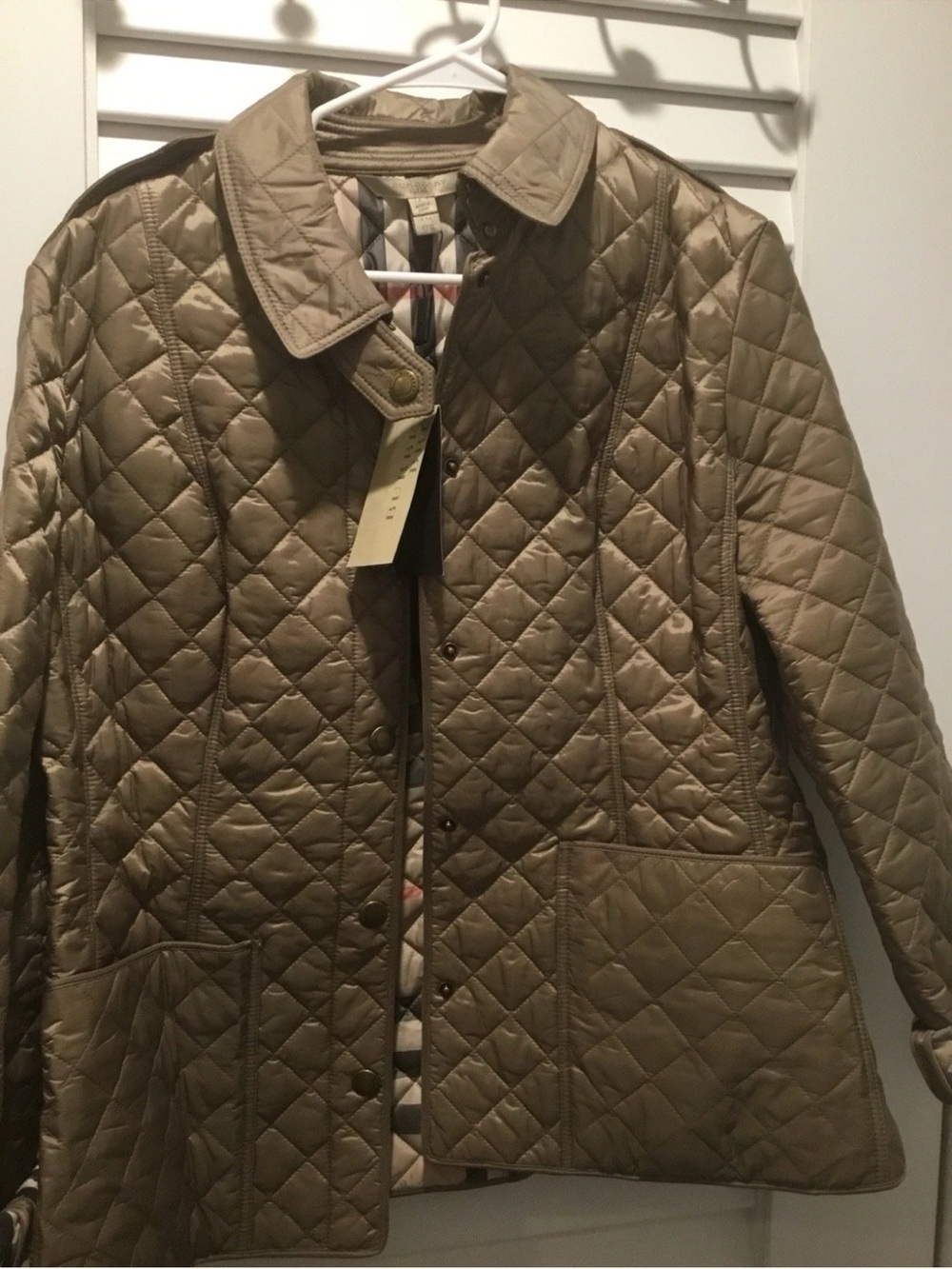 AUTHENTIC BURBERRY KENCOTT
Brit Nova Check Quilted Women's Jacket - Pale Fawn